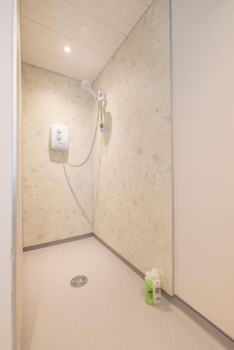 Appartement Newly Renovated 1 Bedroom Flat Close To Queens - 1 *