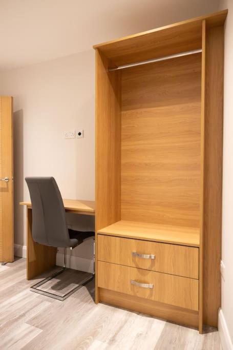 Newly Renovated 1 Bedroom Flat Close To Queens - 1 * Belfast